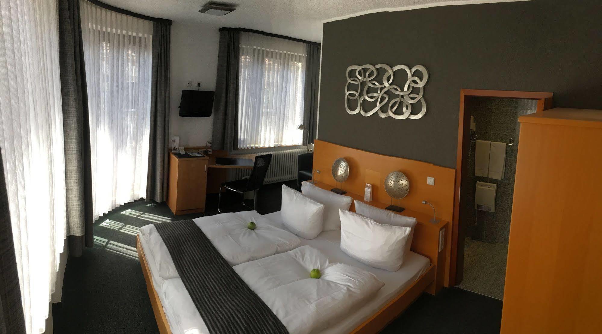 Hotel Heymann Kaiserslautern Bagian luar foto