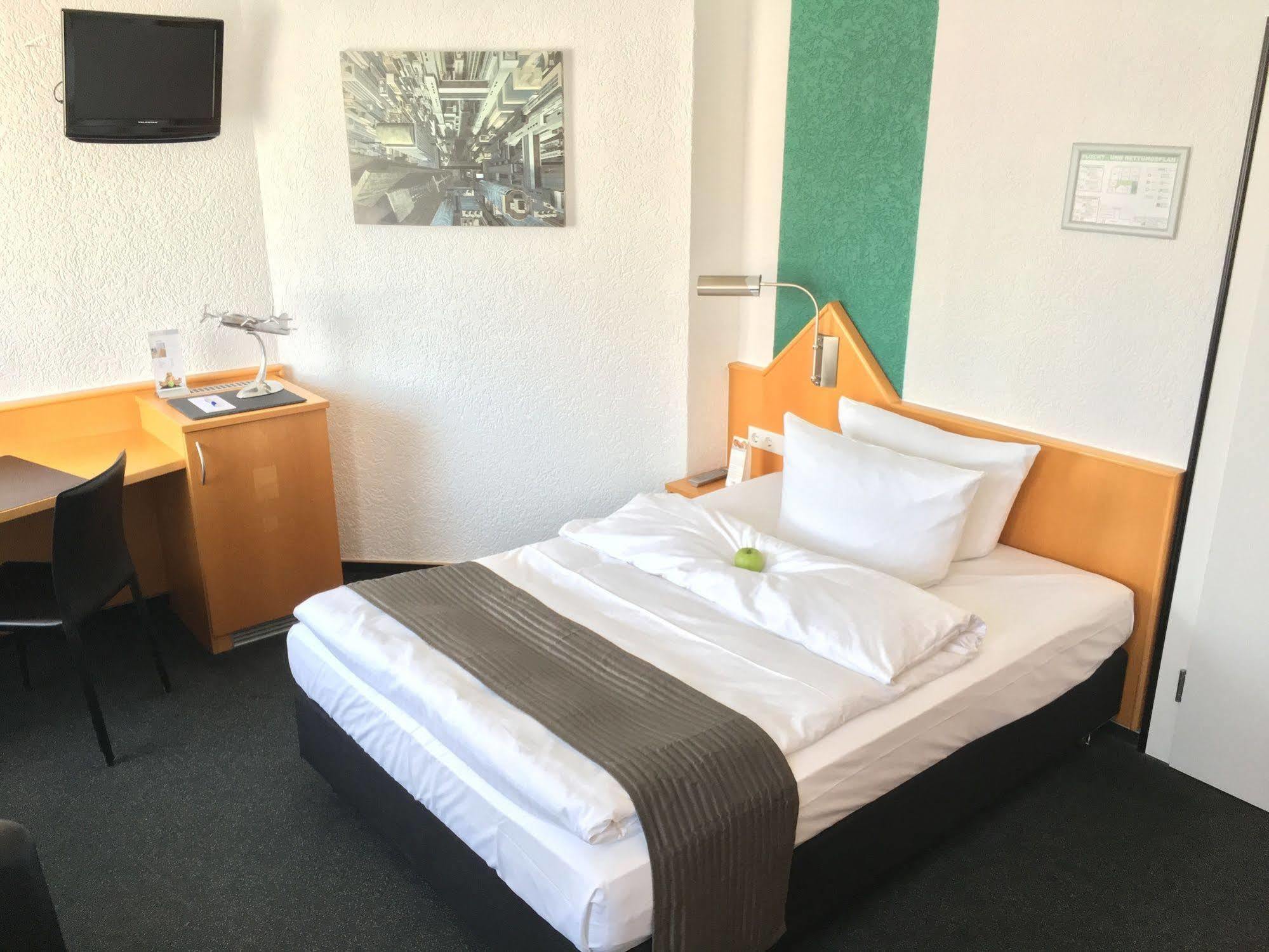 Hotel Heymann Kaiserslautern Bagian luar foto